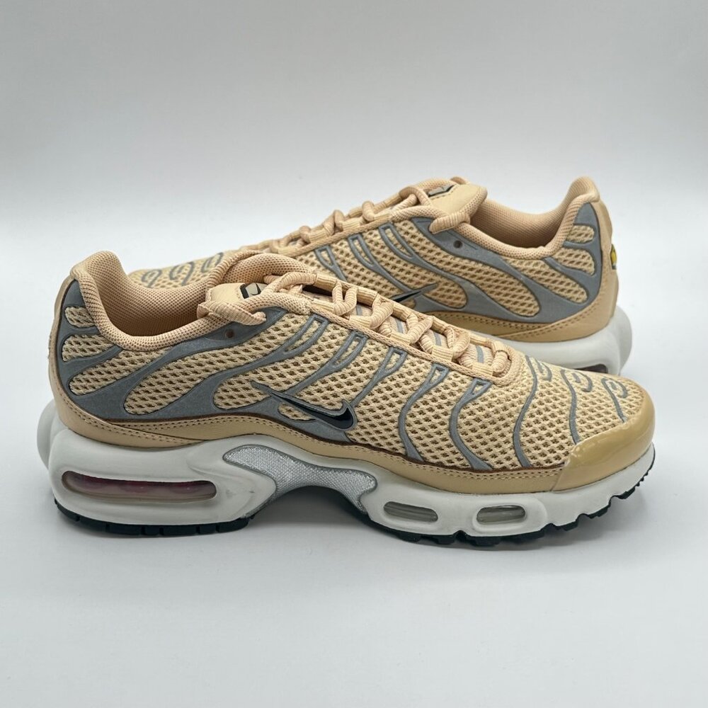 Women's Nike Air Max Plus TN  Sesame Silver Black Tuned Air FV8480-200 Size 6 - Picture 10 of 12